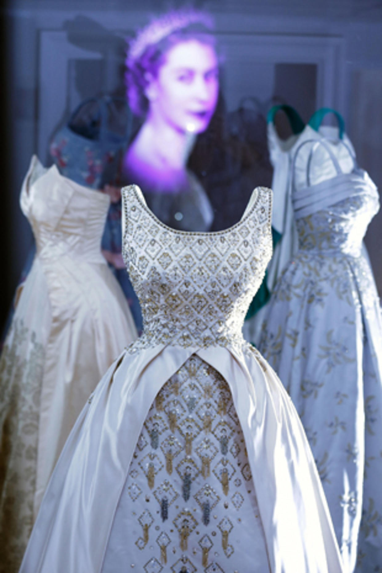 Royal gowns on display at Kensington Palace - CBS News