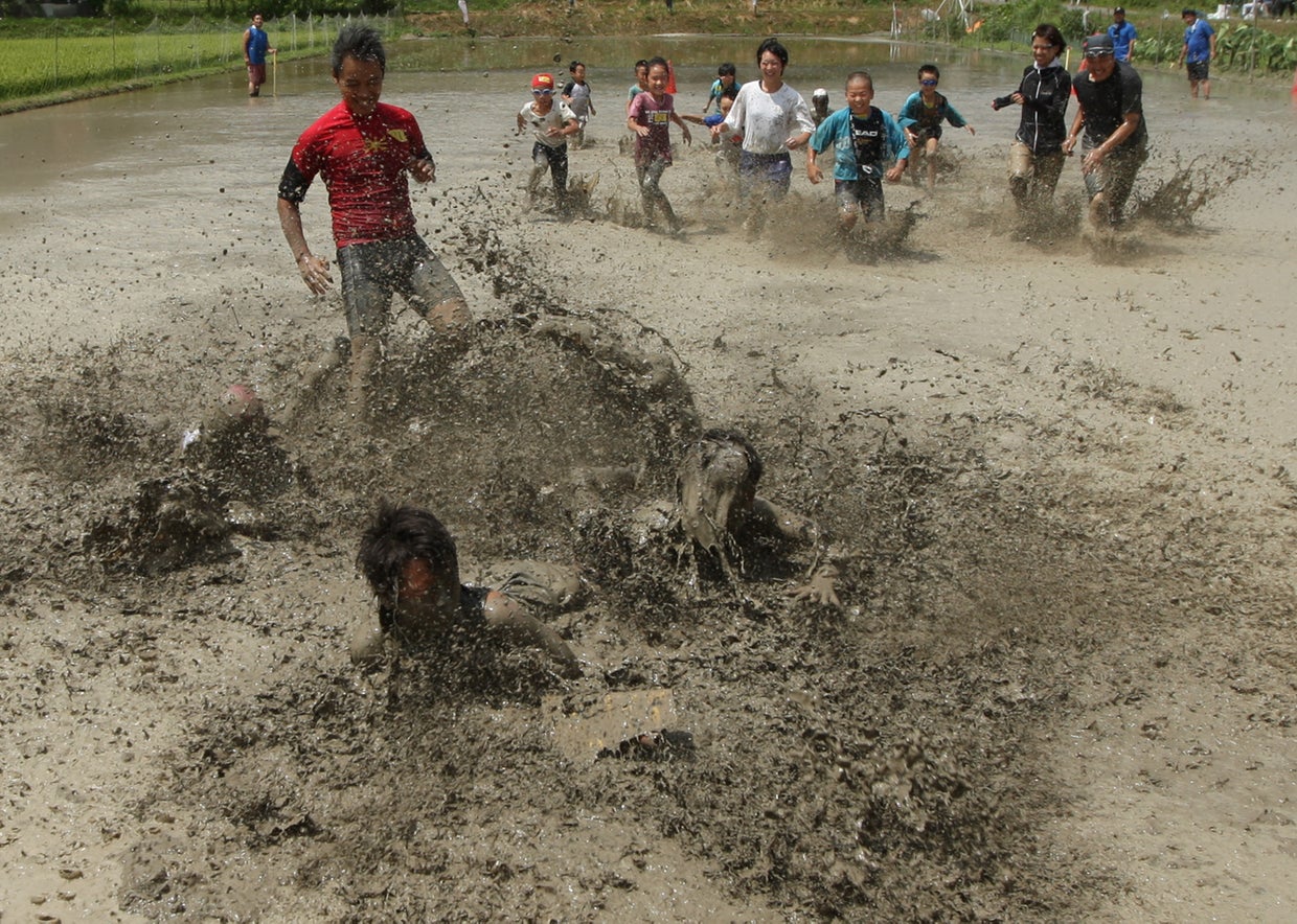 Japanese festival celebrates mud CBS News
