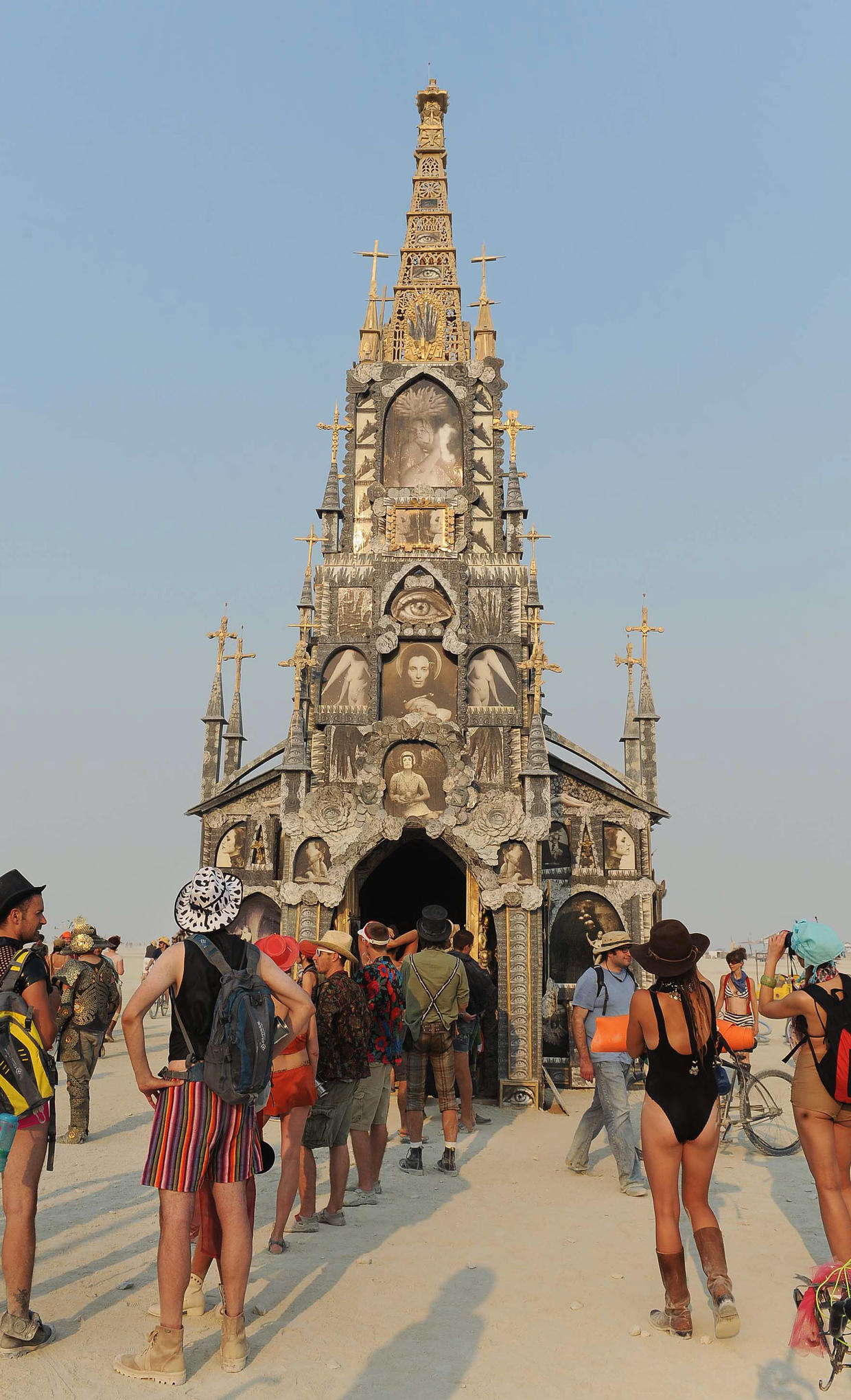 The surreal landscape of Burning Man 2013 - Photo 1 - CBS News
