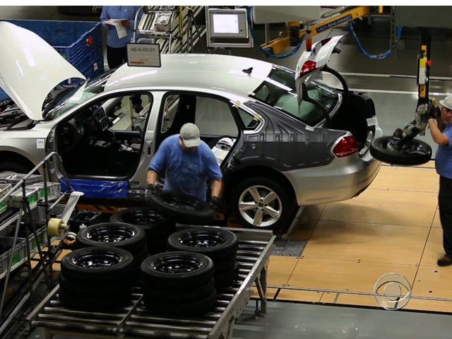 VW plant brings auto manufacturing jobs to Tennessee CBS News