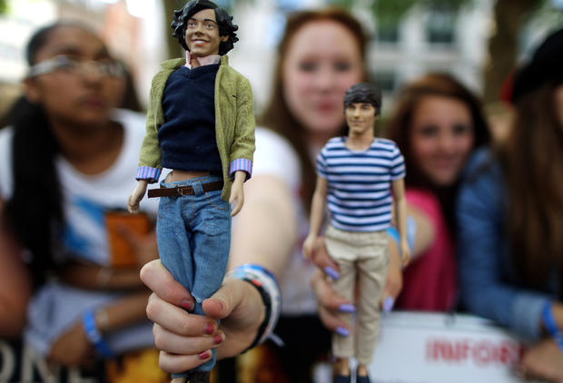 11-boy-band-one-direction-action-figures.jpg 