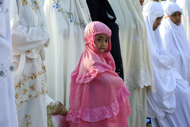 Muslims mark "Feast of the Sacrifice" holiday - Photo 1 