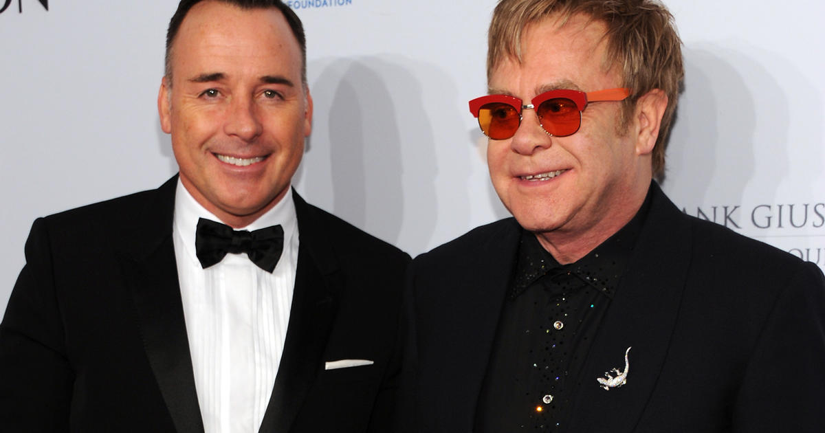 Elton John AIDS Foundation gala brings out the stars Videos CBS News