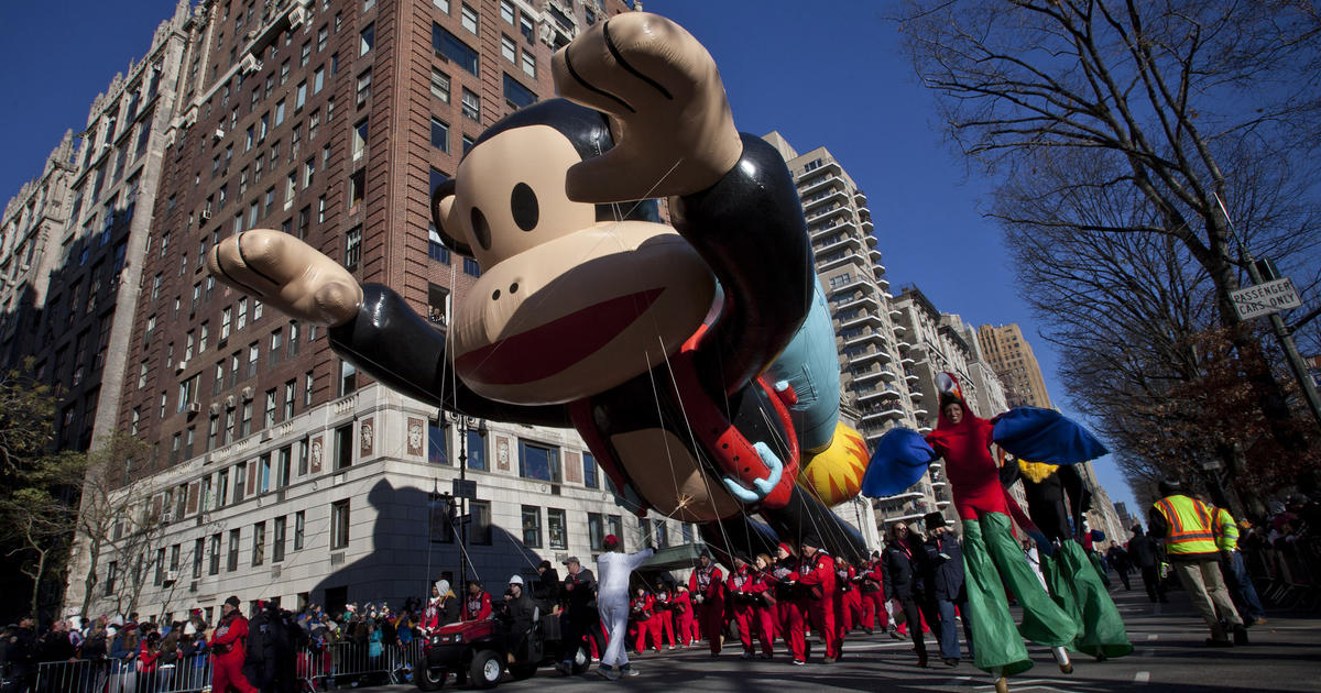 Macy S Day Parade Balloons Take Flight Macy S Thanksgiving Day Parade Balloons Take Flight Cbs News