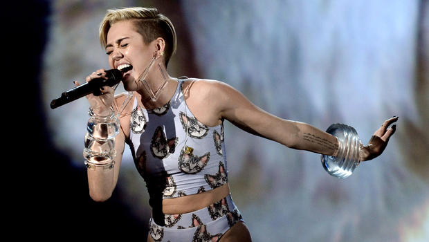 New Year's Eve 2013 performers to include Miley Cyrus and more - CBS News