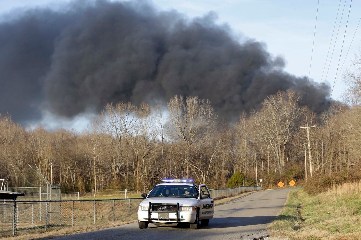 Officials Fire at Tennessee toxic site 95 percent contained CBS News