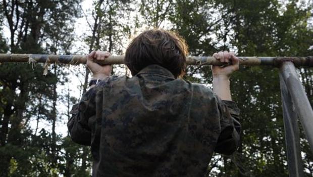 Half Of Female Marines Fail 3 Pullup Requirement Cbs News