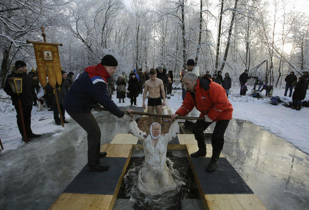 Belarus An Icy Plunge For Orthodox Christians Pictures CBS News