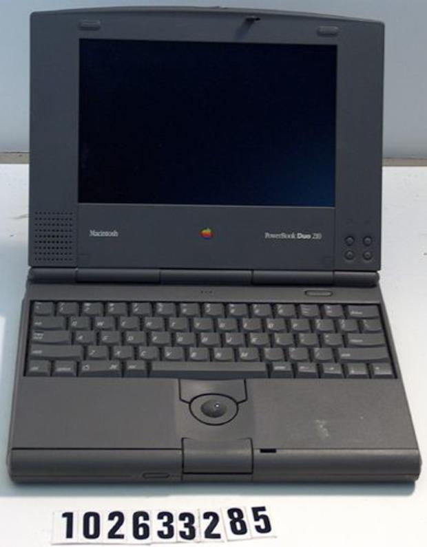 010_Macintosh_PowerBook_Duo_210.jpg 