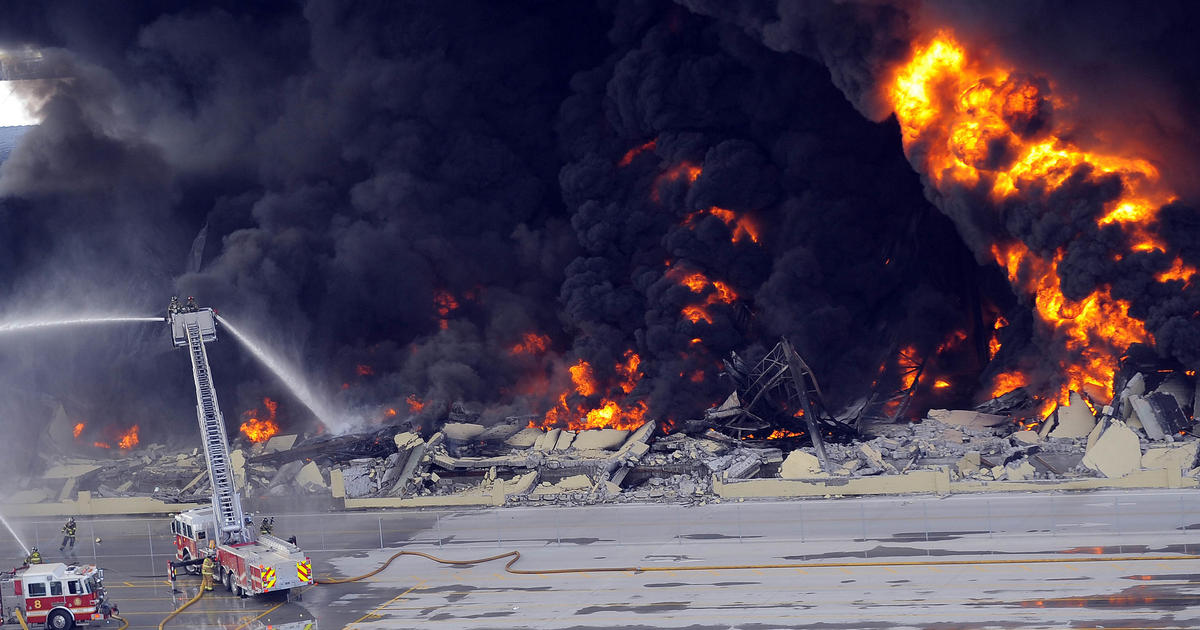 Huge Blaze Fueled By 5 600 Tons Of Rubber At Port Of Savannah Cbs News