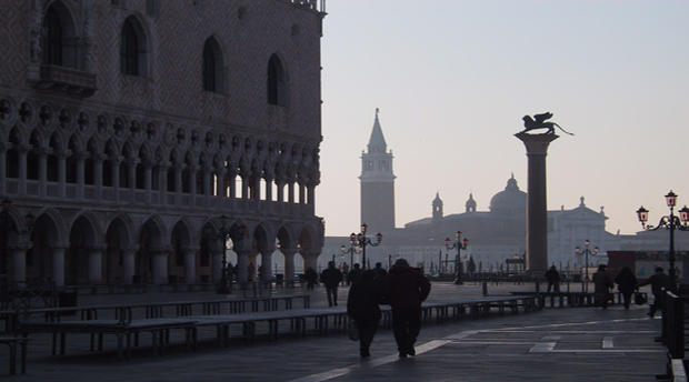 Walking in Venice (Credit, Randy Yagi) 