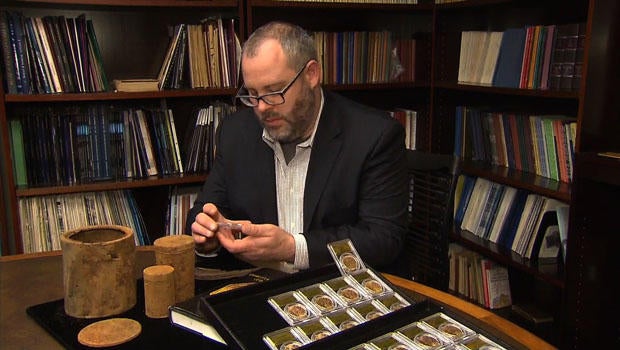 gold-coins-dealer.jpg