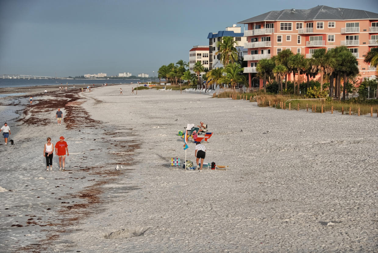 Top 10 beach towns for retirees - CBS News