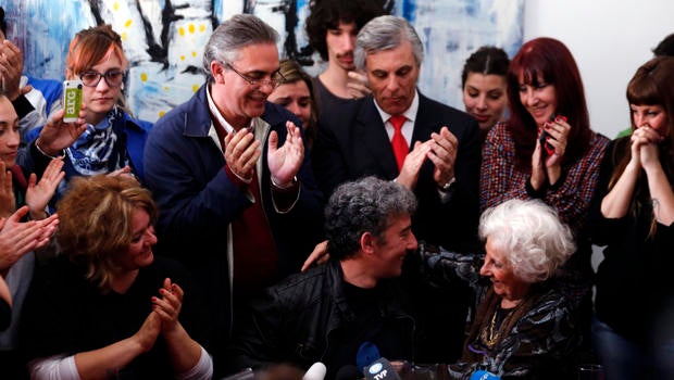 argentina-applause.jpg