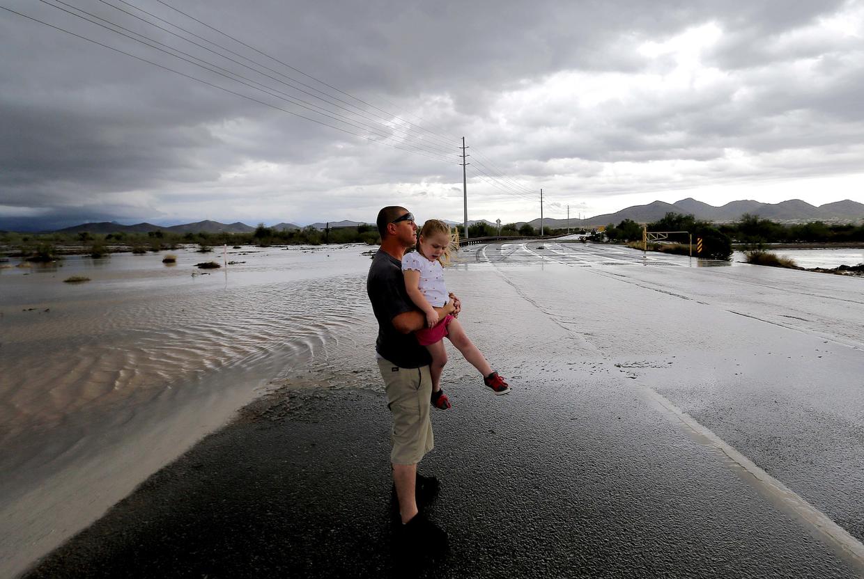 Flooding sweeps through Phoenix CBS News