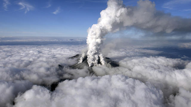 Pre Eruption Leaking Before Scientists Show
