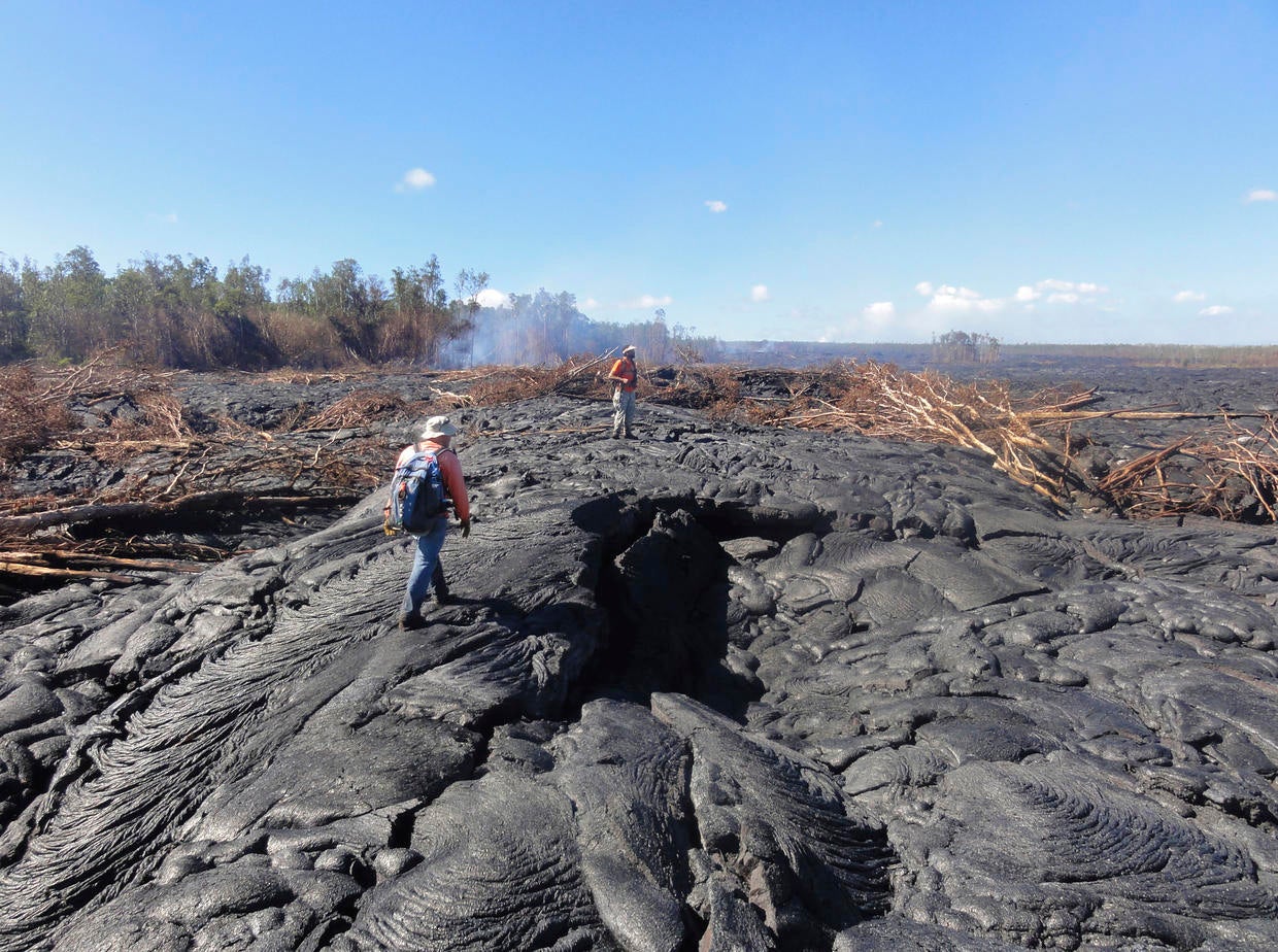 Lava flows on Hawaii's Big Island CBS News