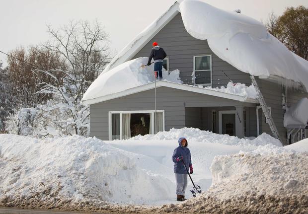 Deadly Storm Dumps Nearly 6 Feet Of Snow On Upstate Ny With