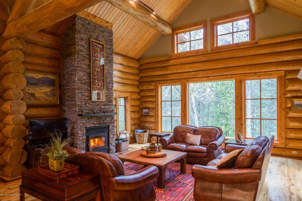 10 luxurious log cabins on the market CBS News