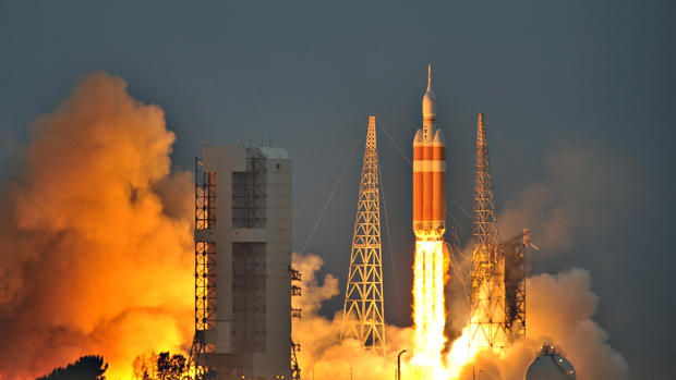 NASA launches unmanned Orion spacecraft 