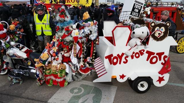 toys-for-tots-2.jpg 