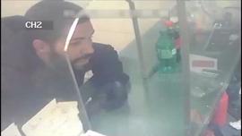 suspectgrabshooter1.jpg