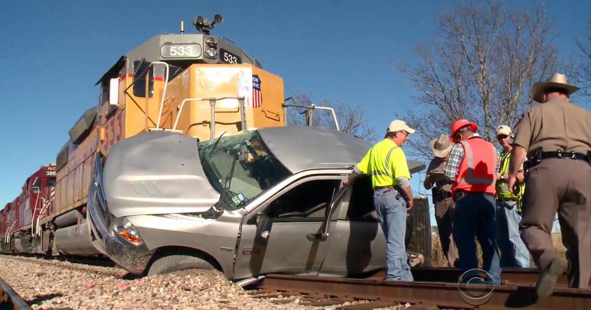 Deadly crash is reminder of danger of rail crossings CBS News