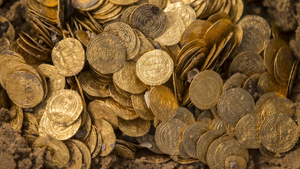 Gold coins discovered in Israel by accident date back about a thousand ...