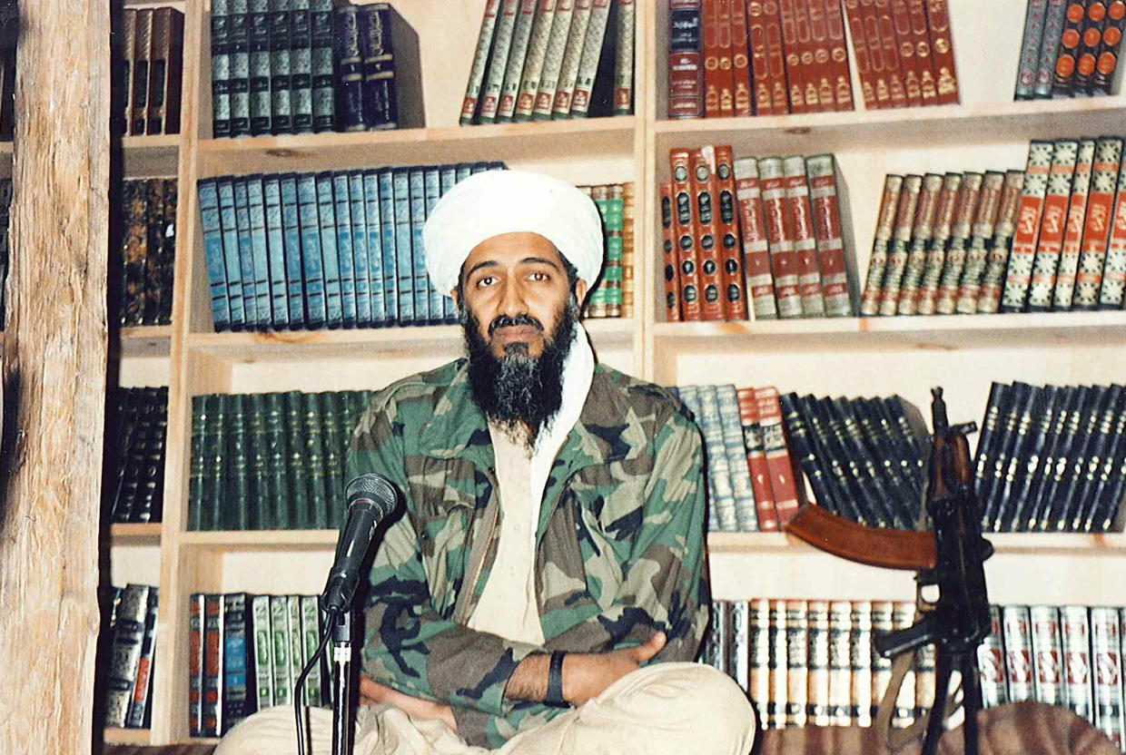 Osama Bin Laden, Tora Bora - Rare photos of Osama Bin Laden in his Tora ...