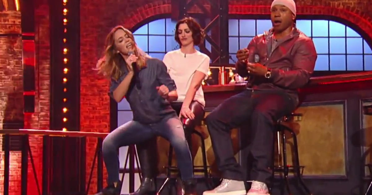 Emily Blunt Gives Anne Hathaway A Lap Dance During Epic Lip Sync Battle Cbs News 