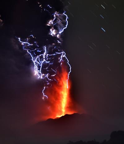 Chile's Calbuco volcano in erupts in spectacular fashion for first time ...