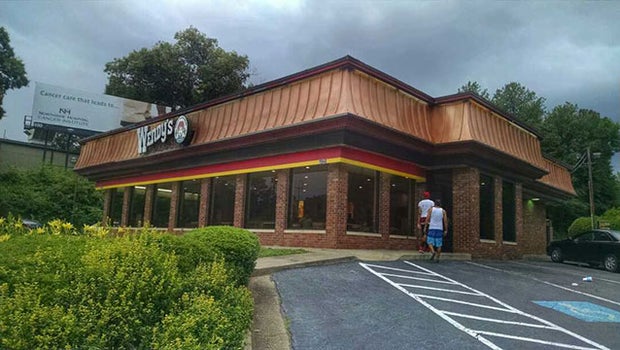 Woman Leaves Note At Wendy S Fast Food Restaurant In Atlanta Woman Leaves Note At Wendy S Fast Food Restaurant In Atlanta Georgia Claiming She Being Held Captive Cbs News