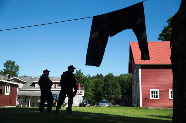 Manhunt ends for escaped NY killers 