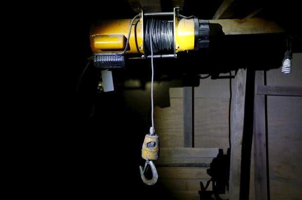 Mexican drug lord's brazen tunnel escape 