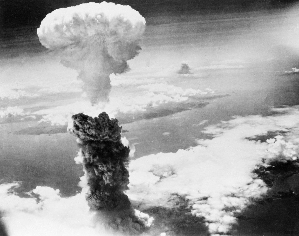 atomic bombings of hiroshima and nagasaki ww2