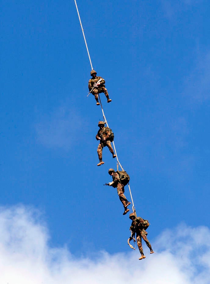 Rope crawl 35 feet up What it takes to be an Army Ranger CBS News