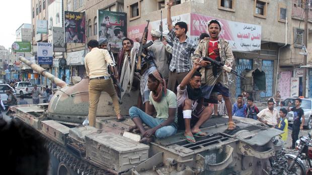 Yemen government falls 