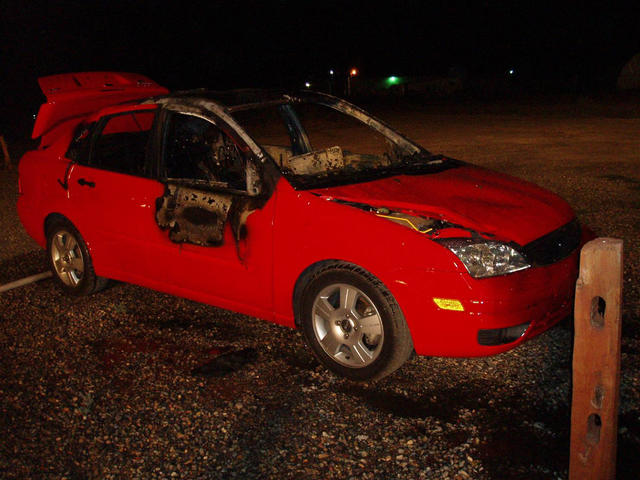 El coche quemado de Paige Birgfeld se encuentra días después de su desaparición. 