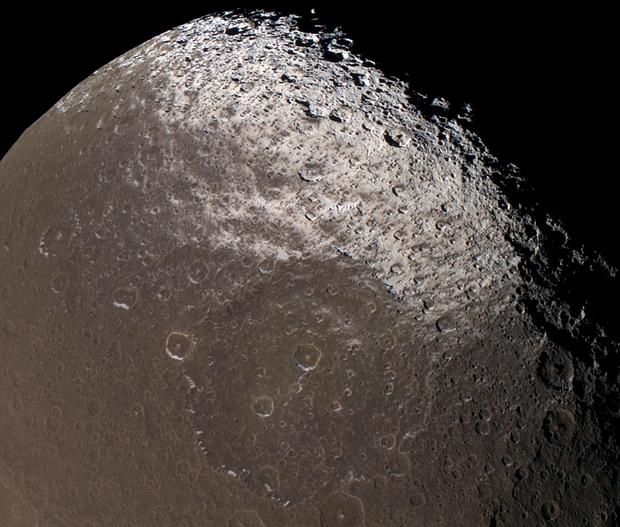 saturn-moon-lapetus-pia06167.jpg 
