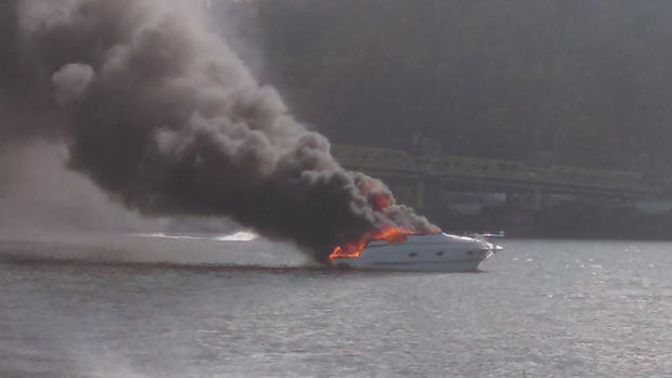 Allegheny-River-Boat-Fire 