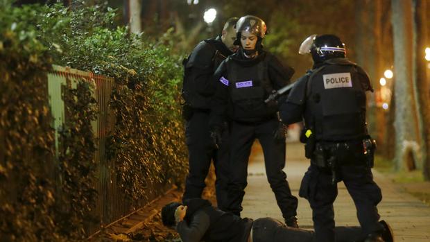 Deadly attacks across Paris 