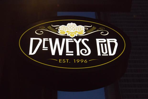 Dewey's Pub 