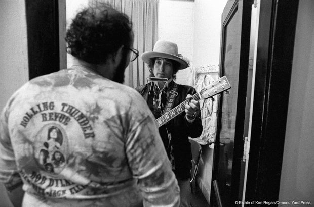 Rare photos of Bob Dylan's epic Rolling Thunder tour - CBS ...