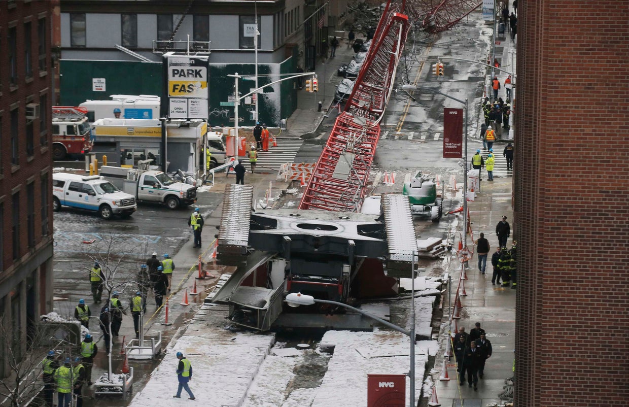 Dramatic crane collapse in New York