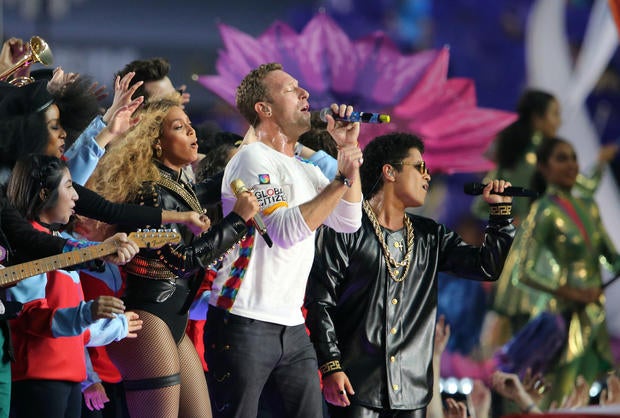 Coldplay - Super Bowl 50 halftime show - Pictures - CBS News