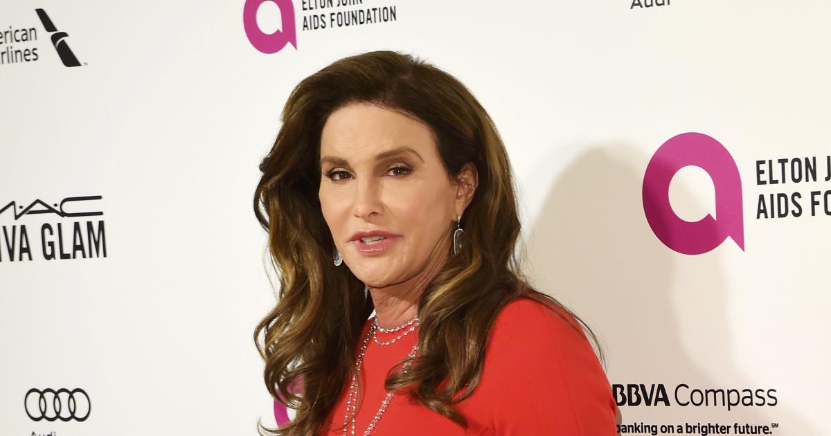 Caitlyn Jenner Posing On Cover Of Sports Illustrated Naked 