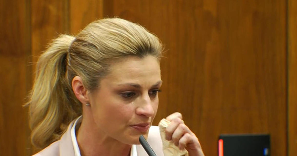 Erin Andrews Gets Emotional In Stalker Testimony Cbs News