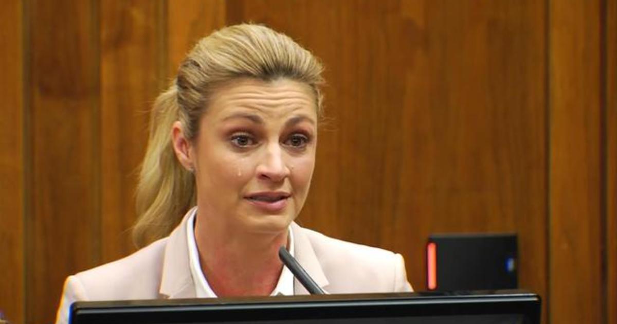 Sportscaster Erin Andrews awarded $55M in nude video suit 