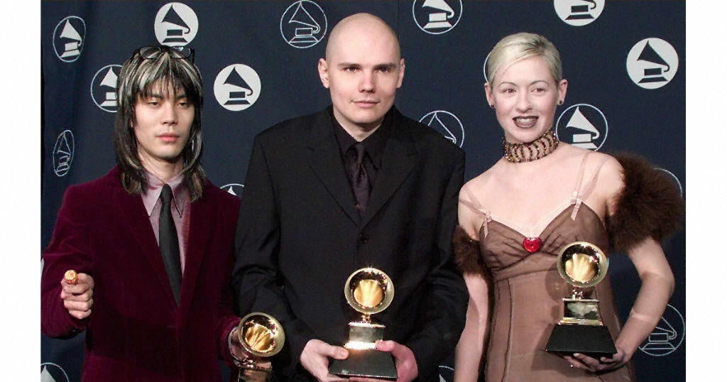 James Iha plays with Smashing Pumpkins for the first time in 16 years