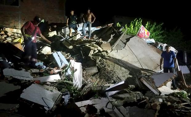 ecuador-earthquake-3.jpg